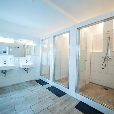 Full House - Shared Bath & Kitchen Aparthotel Nuremberg